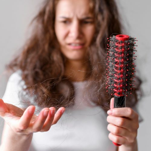 Zničené vlasy odbarvováním: 7 tipů, jak je obnovit